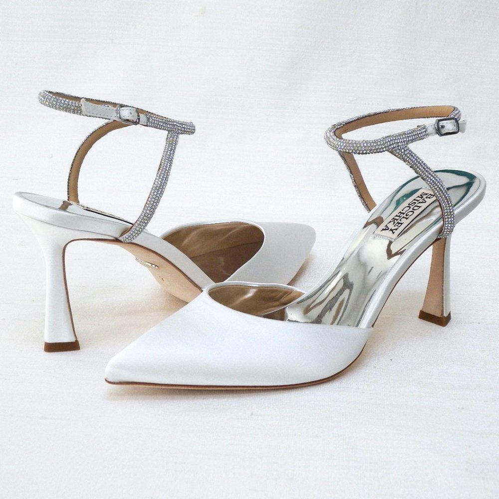 Badgley Mischka Kamilah, White, Closed Toe, Crystal Trim, Glam Bridal Shoes NWT